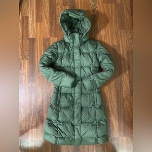 Patagonia women’s Down With it Parka XS